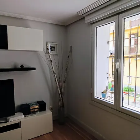 Refugio Familiar En Gros Zurriola A 10 Minutos Ess02855