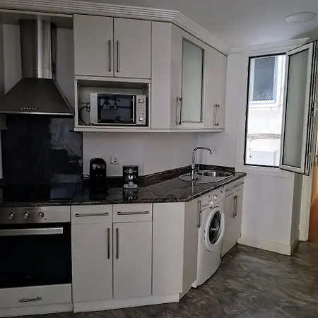 Refugio Familiar En Gros Zurriola A 10 Minutos Ess02855 * San Sebastián