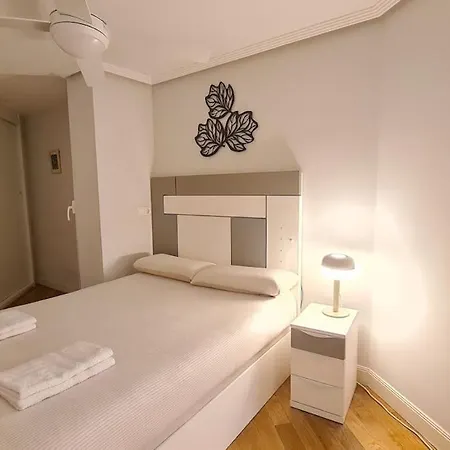 Refugio Familiar En Gros Zurriola A 10 Minutos Ess02855 * San Sebastián