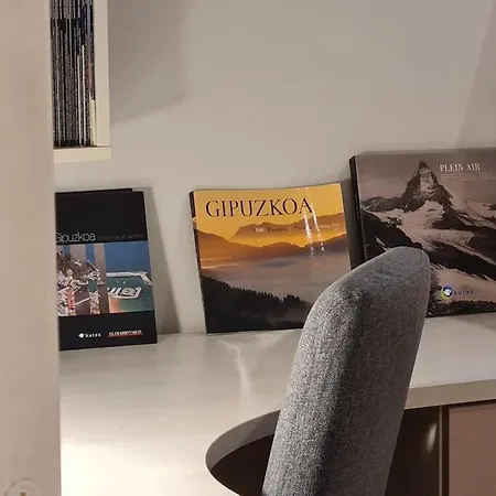 Refugio Familiar En Gros Zurriola A 10 Minutos Ess02855